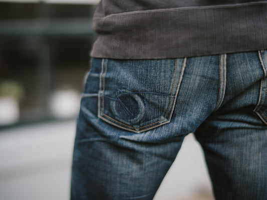 WORN BY ALEX: AN OLD SCHOOL WINDOW  CLEANER